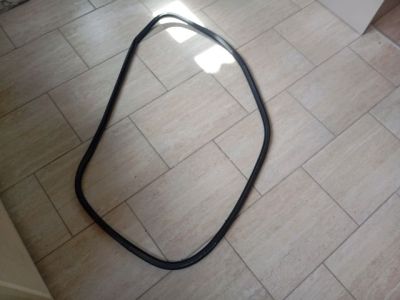 Jobb első Gumikéder