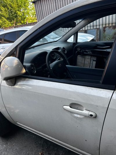 KIA CARENS Bal első Ajtó (Üres lemez) - Bal első Ajtó (Üres lemez)
