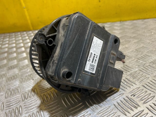 AUDI A4 (8W2, B9) Fűtőmotor (Klímás)