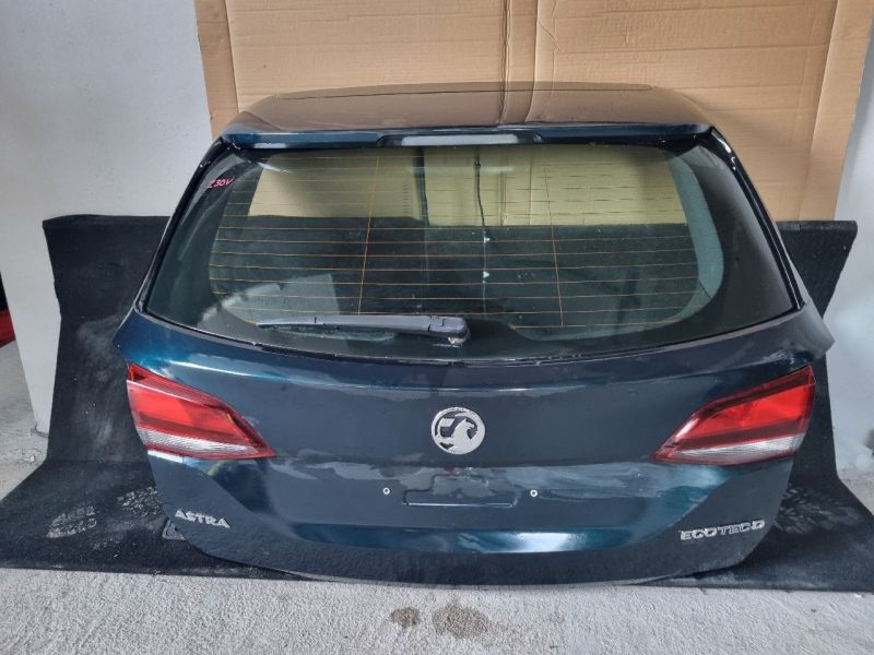 OPEL ASTRA K Tourer Csomagtérajtó (Részeivel) 5118 - Csomagtérajtó | EXPO.HU