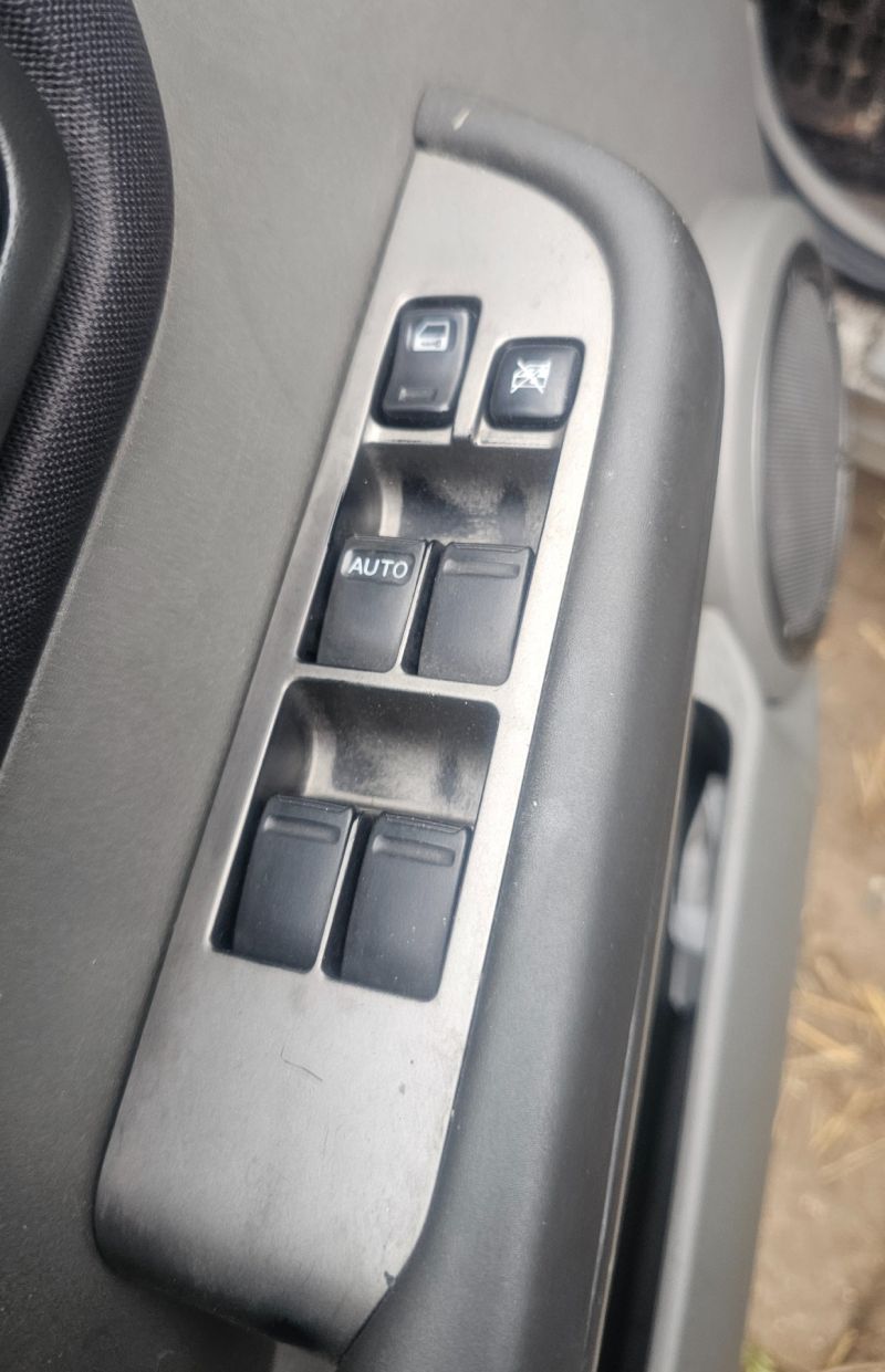 NISSAN X-TRAIL I (T30) bal első ablakemelő kapcsoló  - Egyéb | EXPO.HU