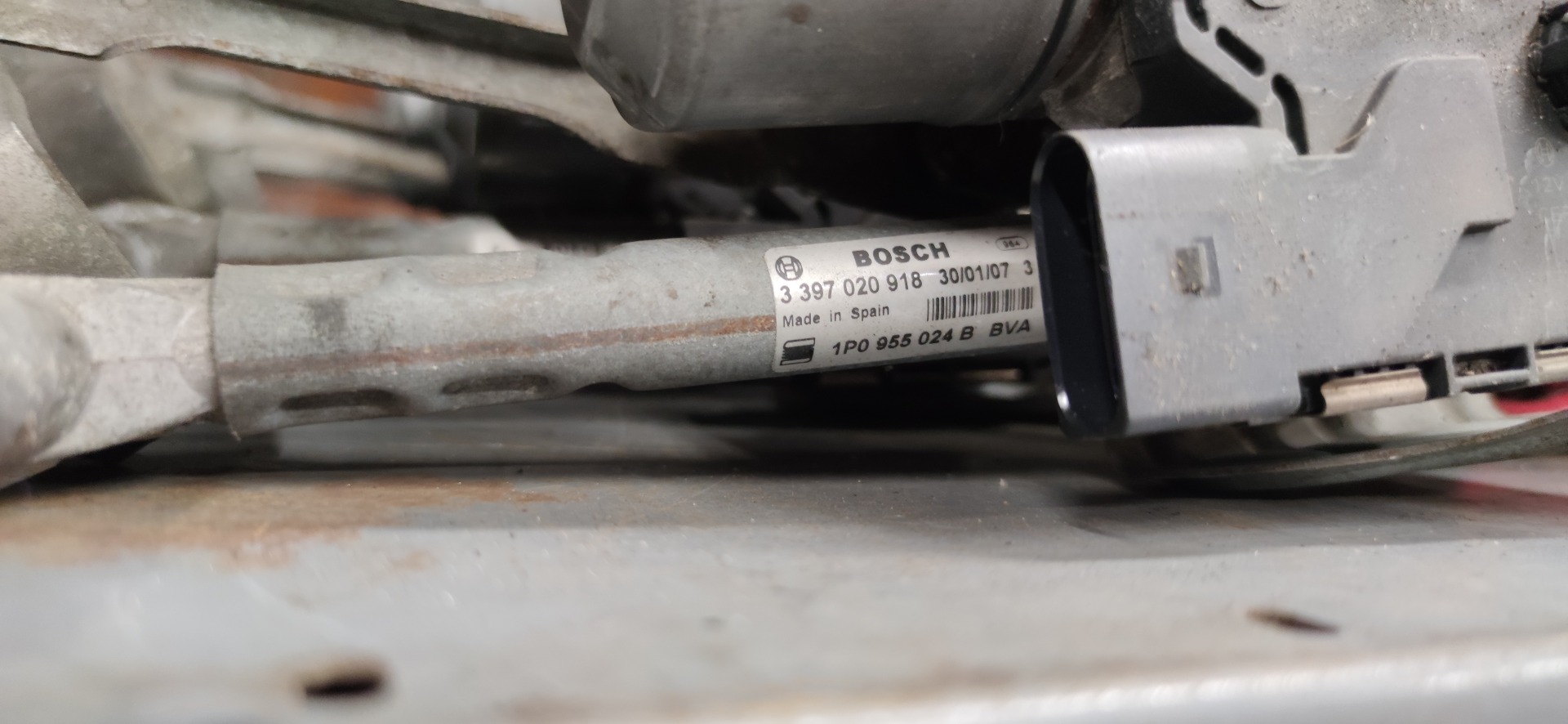 Ablaktörlő motor szerkezettel