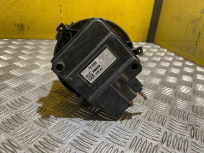 AUDI A4 (8W2, B9) Fűtőmotor (Klímás)