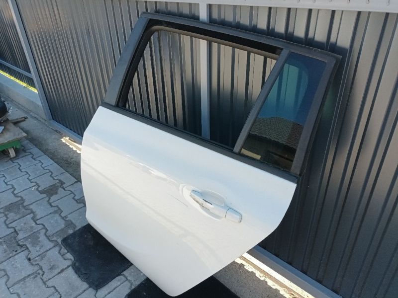 OPEL ZAFIRA C (P12) Bal hátsó Ajtó (Részeivel) Fehér 7114 - Bal hátsó Ajtó (Részeivel) | EXPO.HU