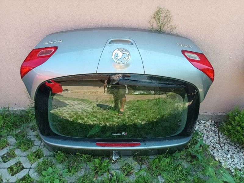 OPEL ASTRA J Csomagtérajtó Ezüst (Részeivel) 3690 - Csomagtérajtó | EXPO.HU