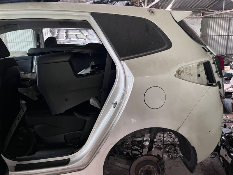 KIA CARENS Bal hátsó karosszéria negyed - Bal hátsó karosszéria negyed | EXPO.HU