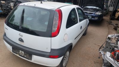 OPEL CORSA C 1.0 Bontott alkatrészei - 7. kép