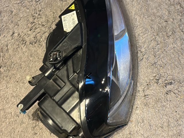 Jobb Xenon Fényszóró Facelift -9152