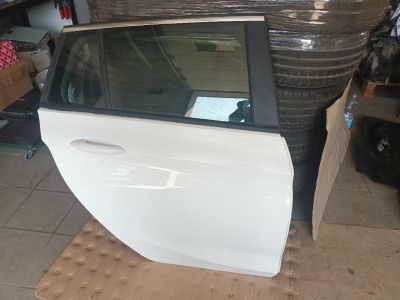 OPEL ASTRA K Tourer Jobb hátsó Ajtó Fehér (Részeivel) 9108 - Jobb hátsó Ajtó (Részeivel)