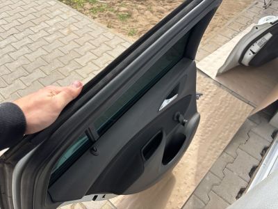 OPEL ASTRA K Tourer Bal hátsó Ajtó (Részeivel) Y40R 9517 - 2. kép