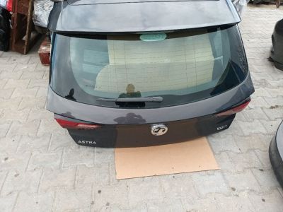 OPEL ASTRA K Csomagtérajtó Z41w 5802