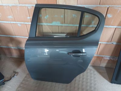 OPEL CORSA E Bal hátsó Ajtó (Részeivel) Z195  5235 - 1. kép