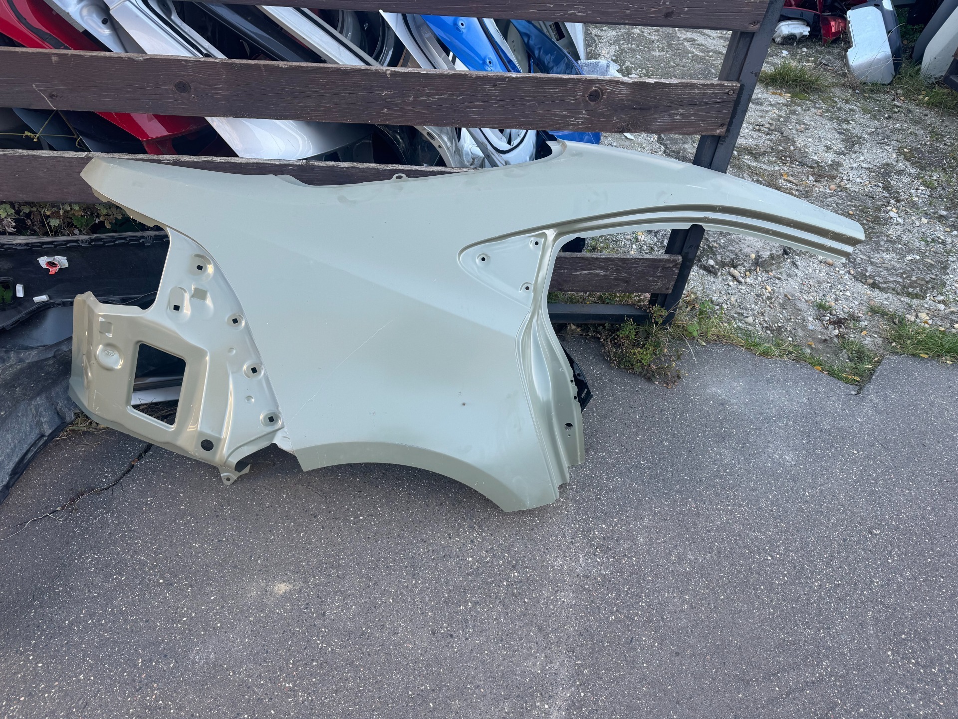 Toyota Corolla limuzin E210 19- JH új sárvédő