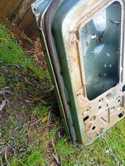 MERCEDES-BENZ 124 Bal hátsó Ajtó (Üres lemez) zöld - 5. kép