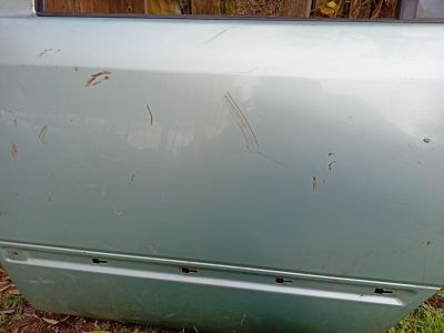 MERCEDES-BENZ 124 Bal hátsó Ajtó (Üres lemez) zöld - Bal hátsó Ajtó (Üres lemez)