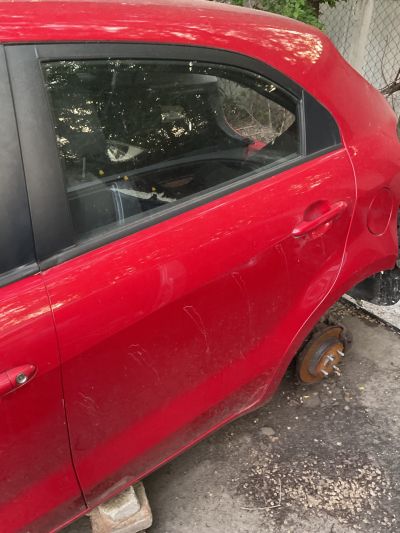 KIA RIO III (UB) Bal hátsó Ajtó (Részeivel) - Bal hátsó Ajtó (Részeivel)