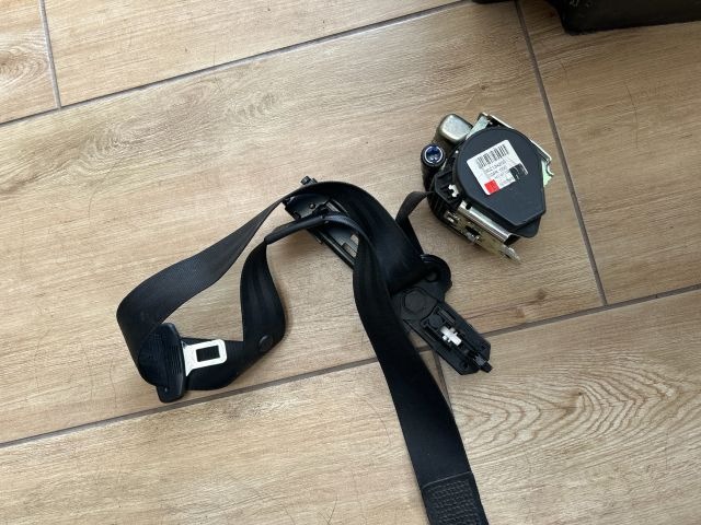 Bal első biztonsági öv- 3 Ajtó image 4