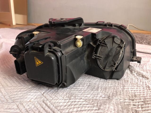 Bal Xenon Fényszóró