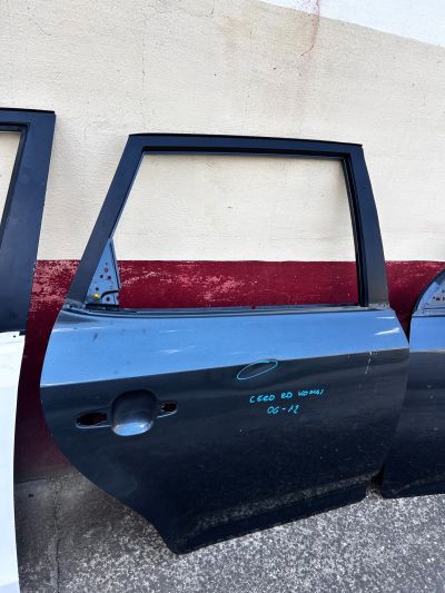 KIA CEE'D SW (ED) Jobb hátsó Ajtó (Üres lemez) - Jobb hátsó Ajtó (Üres lemez)