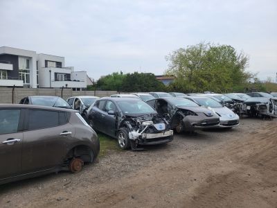 NISSAN LEAF (ZE0) Bontott alkatrészei - 6. kép