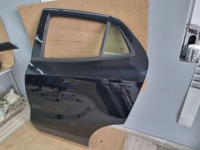 OPEL MOKKA Bal hátsó Ajtó Fekete (Részeivel) 9235 - Bal hátsó Ajtó (Részeivel)