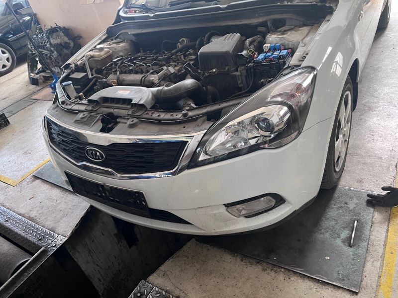 KIA CEE'D SW (ED)  Facelift Első Lökhárító (Részeivel) - Első Lökhárító (Részeivel) | EXPO.HU