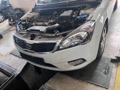 KIA CEE'D SW (ED)  Facelift Első Lökhárító (Részeivel) - Első Lökhárító (Részeivel)