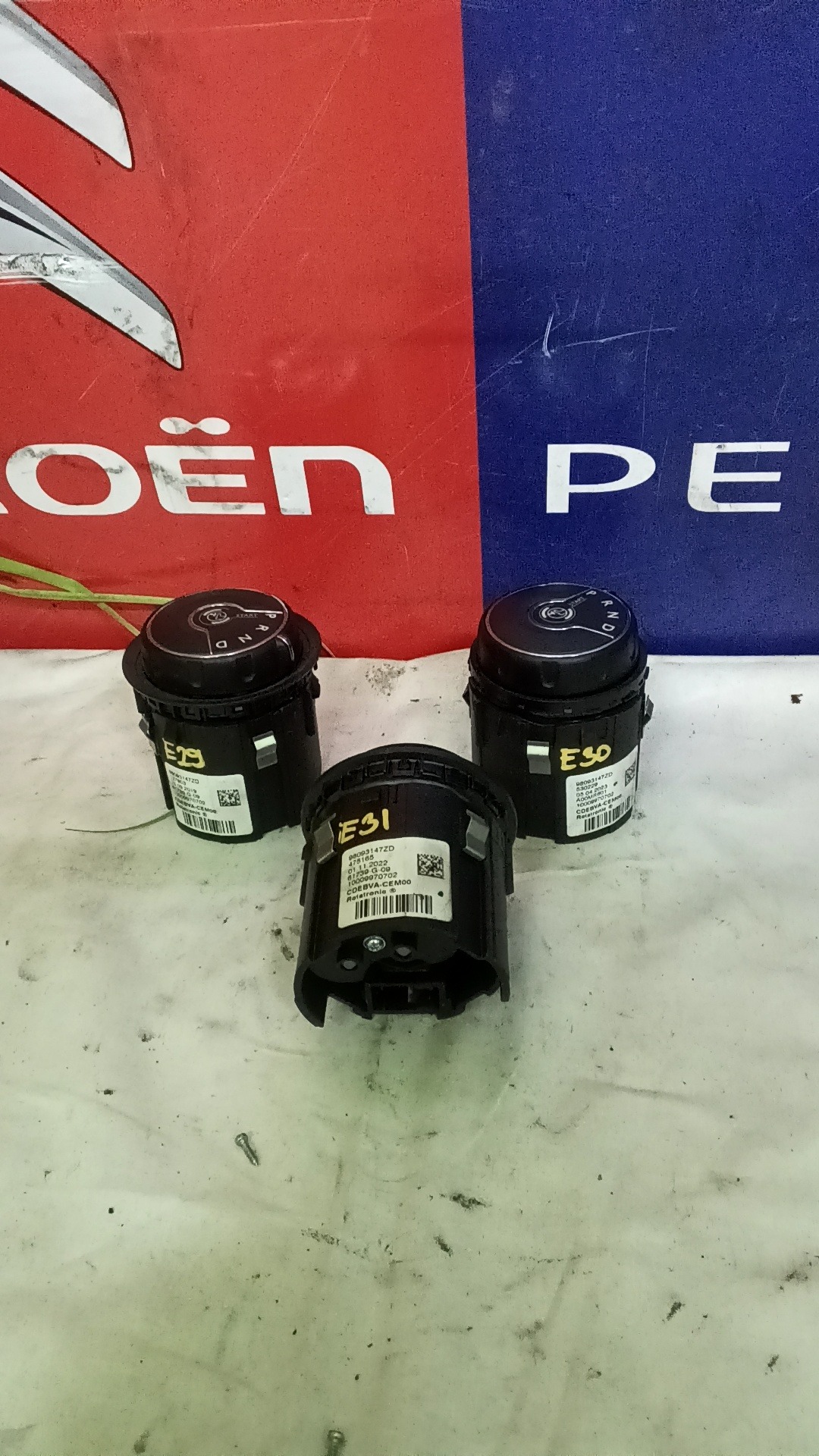 Előválaszt gomb 98093147ZD