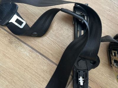 Bal első biztonsági öv- 3 Ajtó - 2. kép