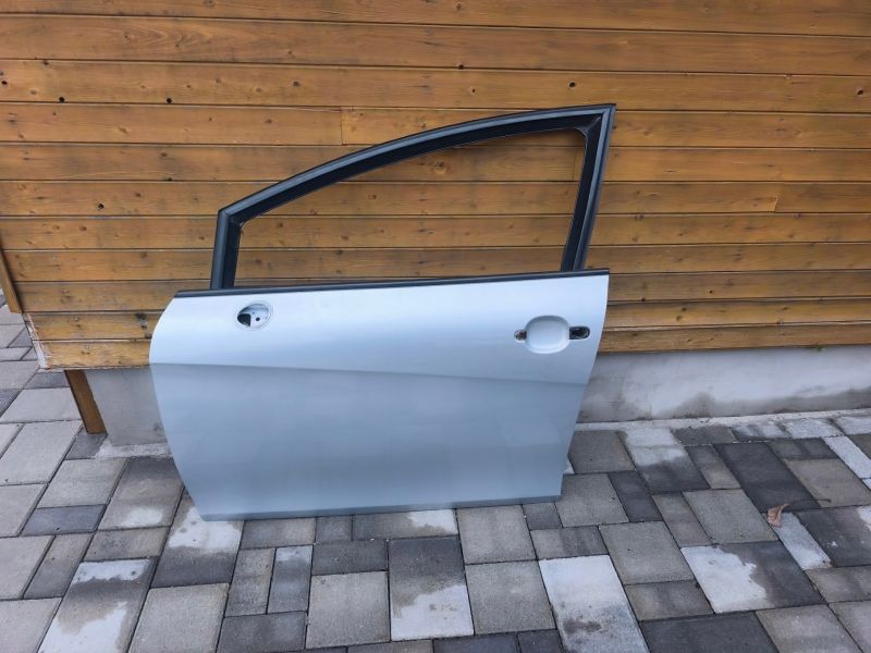 Bal első ajtó ezüst LS7Y - Bal első Ajtó (Üres lemez) | EXPO.HU