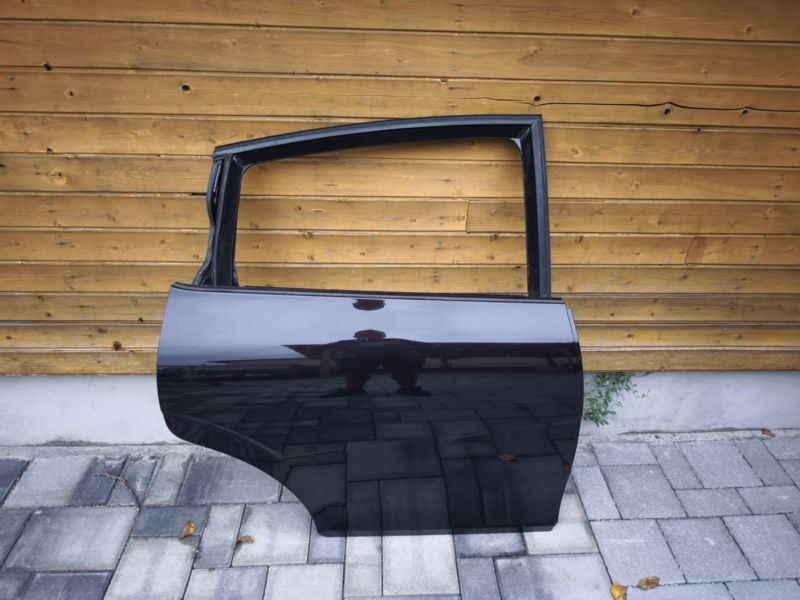 Jobb hátsó ajtó Fekete lilás beütéssel (Padlizsán,1P Cupra gyári színe) - Jobb hátsó Ajtó (Üres lemez) | EXPO.HU