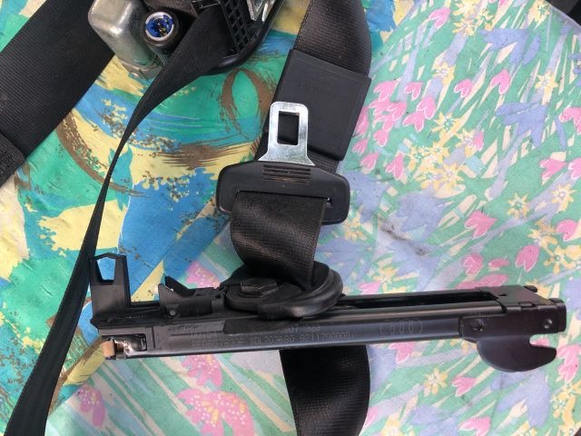 Bal első biztonsági öv- 3 Ajtó - jobbkormányos image 4