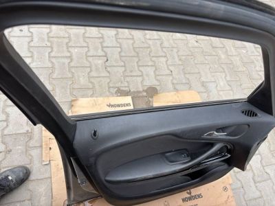 OPEL ZAFIRA C Bal első Ajtó Szürke (Részeivel) 8606 - Bal első Ajtó (Részeivel)