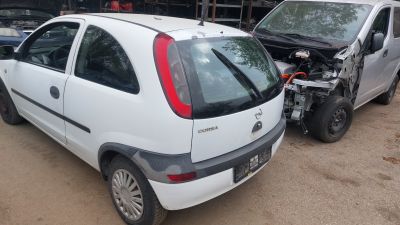 OPEL CORSA C 1.0 Bontott alkatrészei - 6. kép