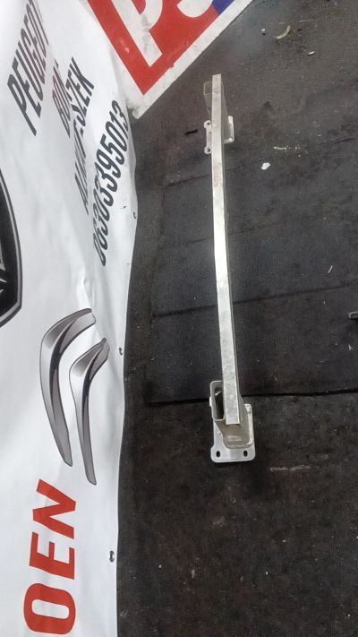 Peugeot 5008 lökhárító tartó  - Lökhárító tartó