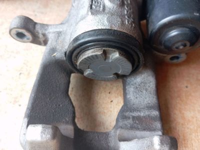 HYUNDAI TUCSON Bal hátsó Féknyereg Munkahengerrel - 5. kép
