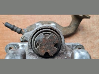 TOYOTA AURIS Bal hátsó Féknyereg Munkahengerrel - 5. kép