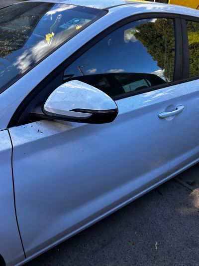 HYUNDAI i30 Kombi (PDE) Bal első Ajtó (Részeivel) - Bal első Ajtó (Részeivel)