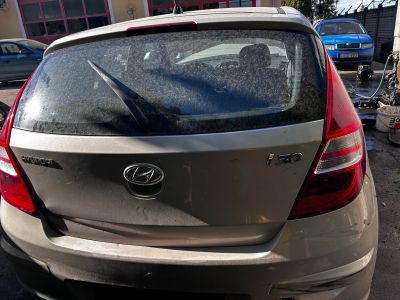 HYUNDAI i30 (FD) Csomagtérajtó - Csomagtérajtó