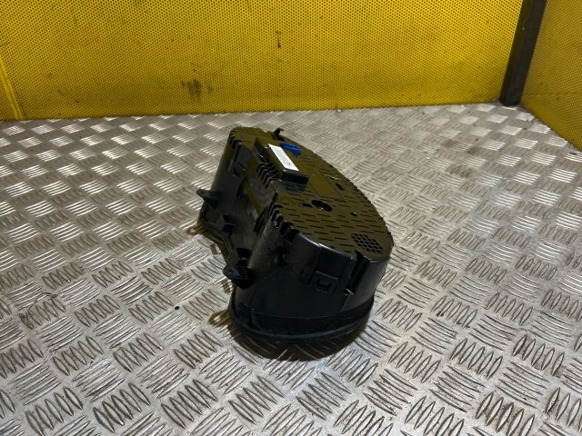 AUDI A3 (8P1) Kilométeróra