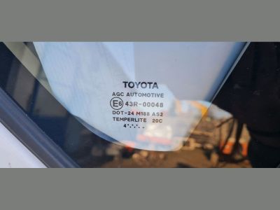 TOYOTA AURIS Jobb hátsó Fixüveg (Ajtóban) - Ablak
