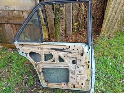 MERCEDES-BENZ 124 Bal hátsó Ajtó (Üres lemez) zöld - 4. kép