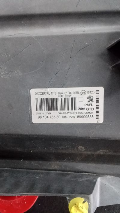 Peugeot 3008/5008 bal fényszóró - Bal Fényszóró