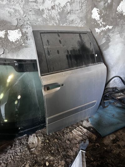 KIA CARNIVAL Jobb hátsó Ajtó (Üres lemez) - Jobb hátsó Ajtó (Üres lemez)