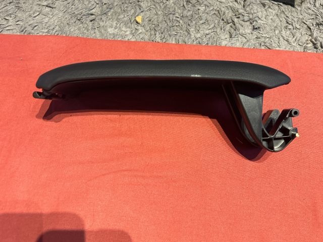 Könyöklő Fedél -Bőr