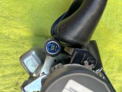 Jobb első biztonsági öv- 3 Ajtó - 4. kép