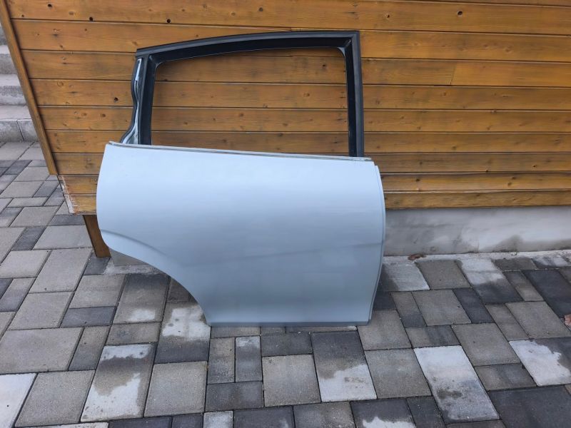 Jobb hátsó ajtó Ezüst LS7Y - Jobb hátsó Ajtó (Üres lemez) | EXPO.HU