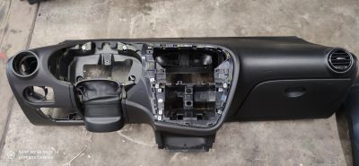 Műszerfal héj anyós oldali légzsákkal - 1. kép