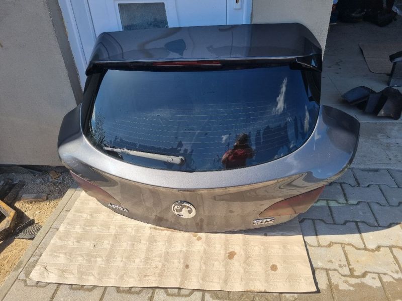 OPEL ASTRA J GTC Csomagtérajtó Grafit (Részeivel) 7151 - Csomagtérajtó | EXPO.HU