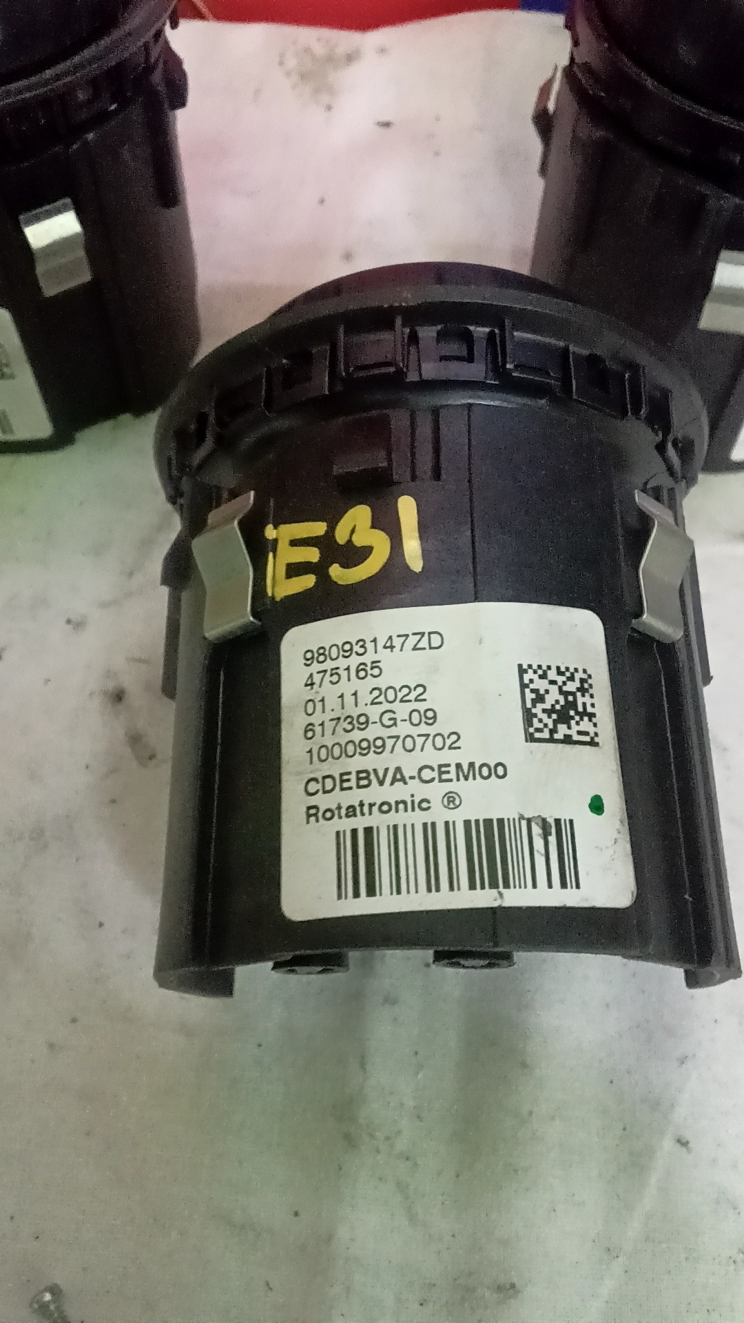 Előválaszt gomb 98093147ZD